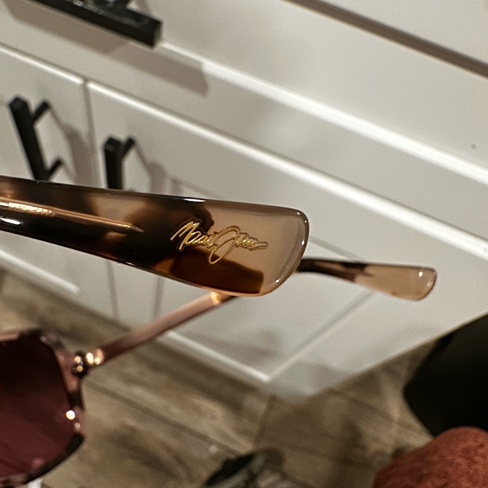 Maui Jim Tortoise Shell Pink Sunglasses - Picture 12 of 12